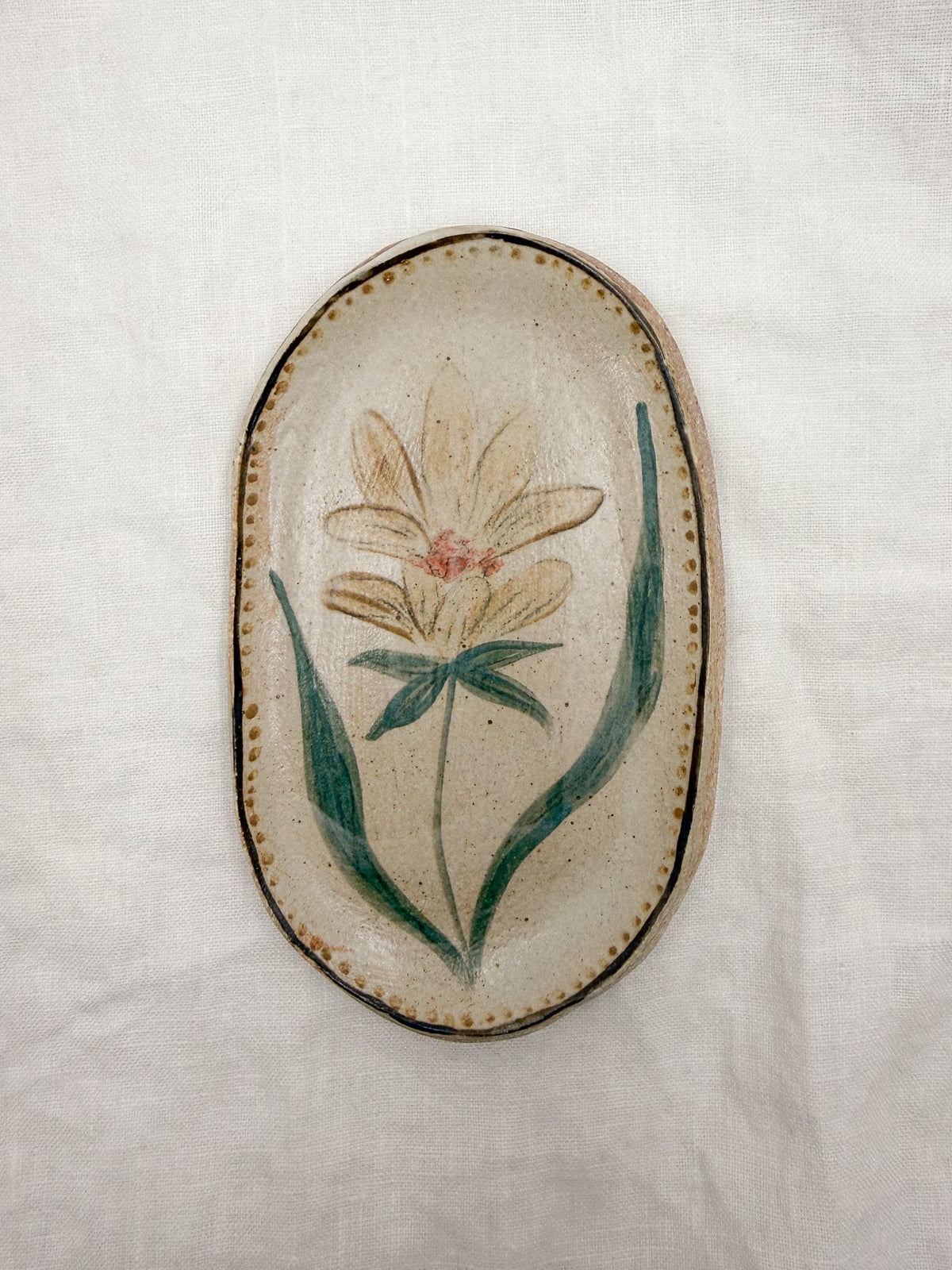 6” Oval Heliopsis Dish